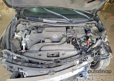 2015 Nissan Altima 2.5 z USA, uszkodzony, nr VIN 1N4AL3AP9FC273055